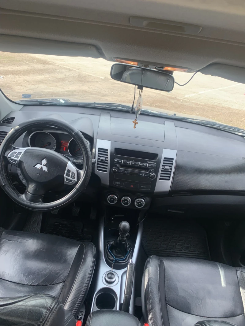 Mitsubishi Outlander 2.0-DI-D, снимка 8 - Автомобили и джипове - 49449693