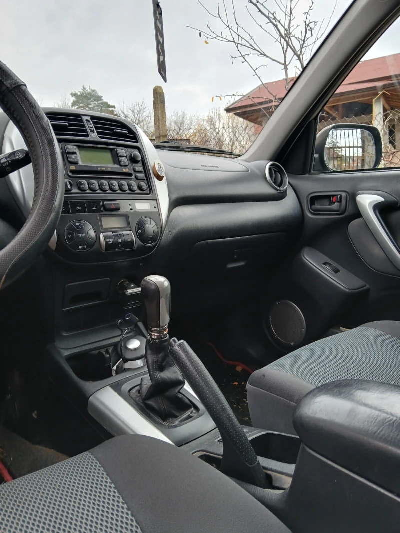 Toyota Rav4, снимка 6 - Автомобили и джипове - 52352199