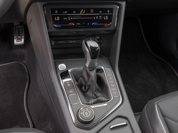 VW Tiguan Allspace 2.0 TDI 4Motion = R-line = Black Style Гаранция, снимка 6 - Автомобили и джипове - 54157941