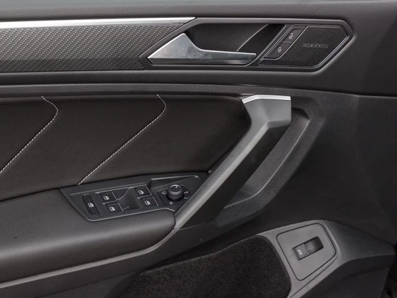 VW Tiguan Allspace 2.0 TDI 4Motion = R-line = Black Style Гаранция, снимка 3 - Автомобили и джипове - 54157941