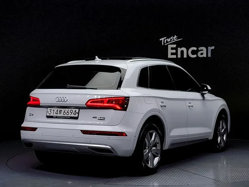 Audi Q5 45 Tfsi Quattro Premium, снимка 2 - Автомобили и джипове - 55390076