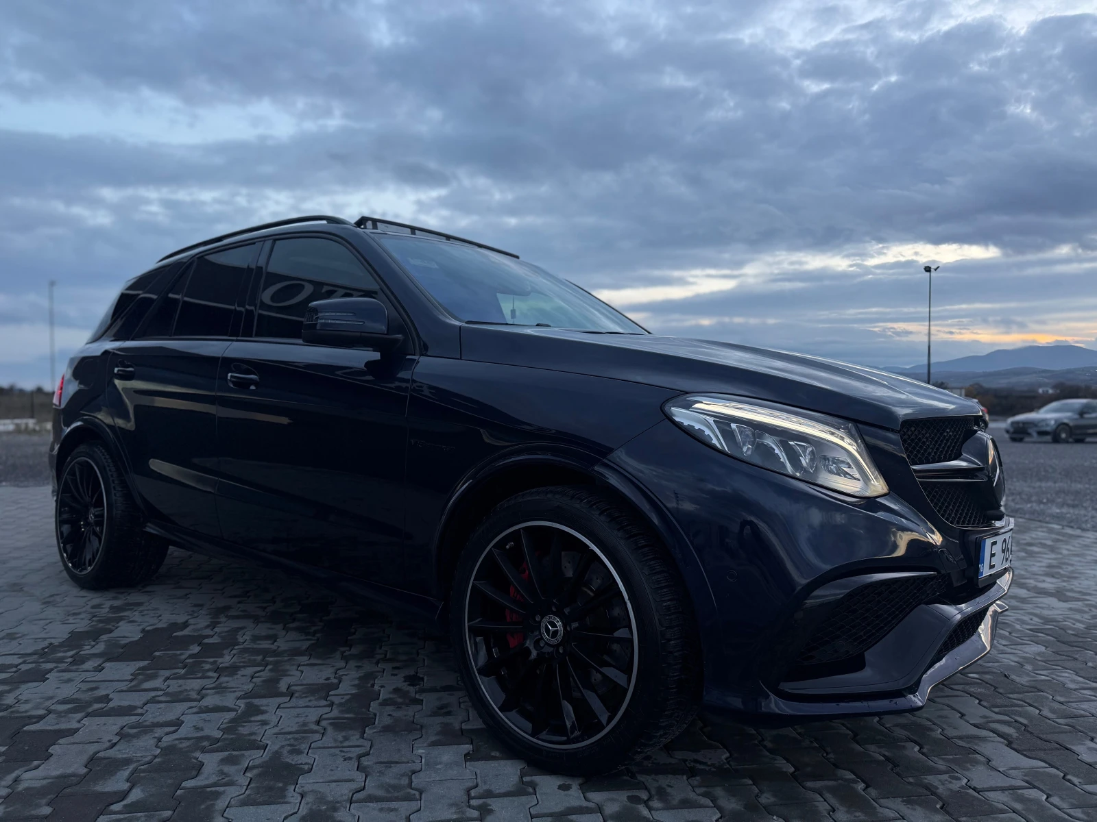 Mercedes-Benz GLE 63 S AMG 6.3s AMG 144 х km Собствен лизинг !!! - изображение 2