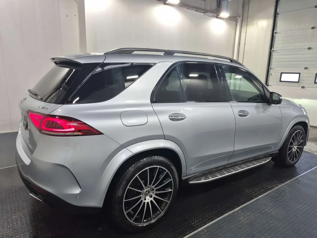 Mercedes-Benz GLE 450 AMG 4MATIC | ПОДГРЕВИ | PANO | 360  | KEYLESS, снимка 3 - Автомобили и джипове - 53907354