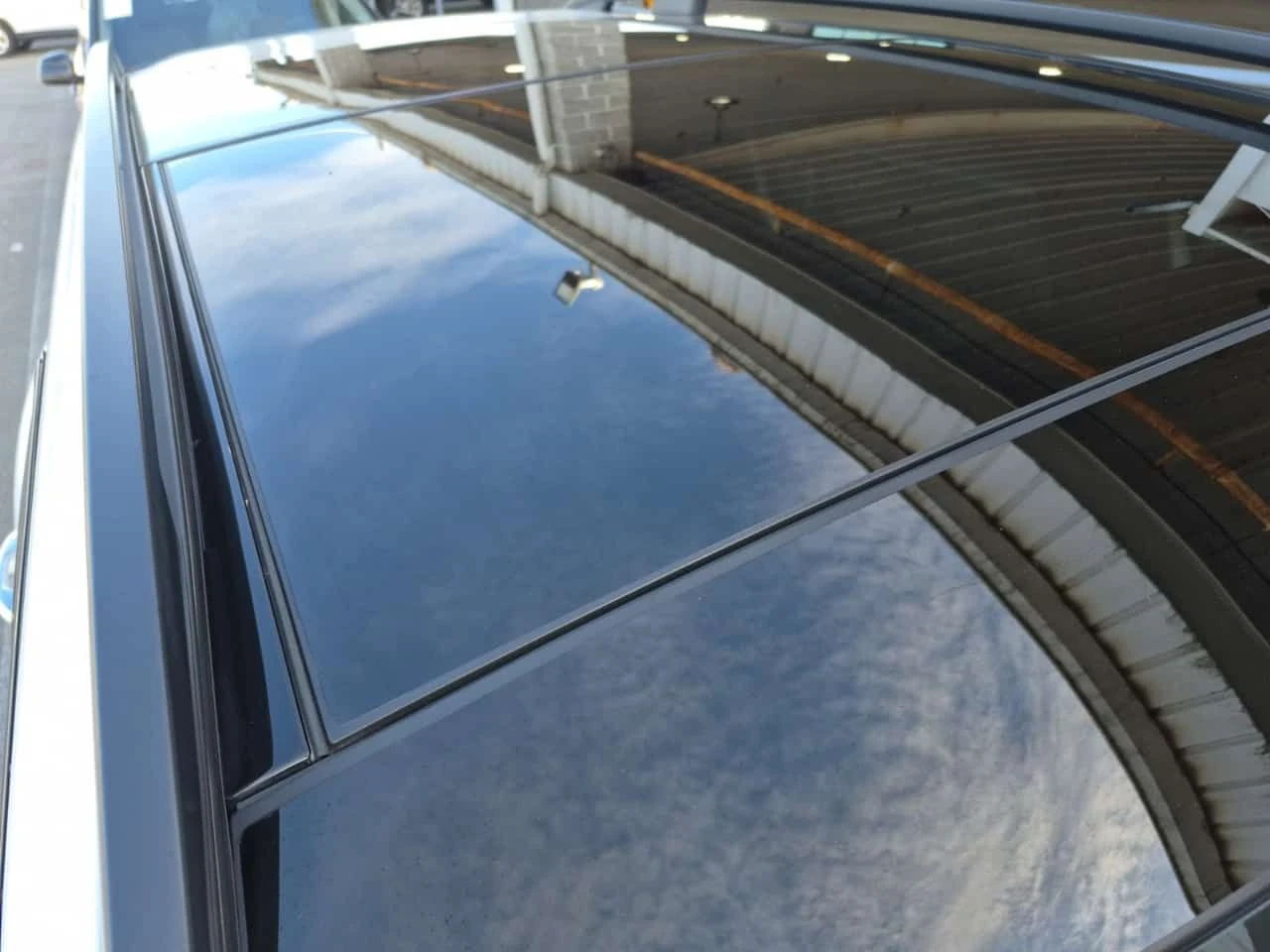 Mercedes-Benz GLB AMG 35/CARFAX/2 Ключа/Подгрев/Амбиент/Алкантара/, снимка 5 - Автомобили и джипове - 54053398