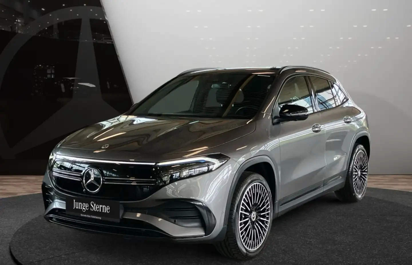 Mercedes-Benz EQA 250+ AMG+ NIGHT+ 20"+ PLUS-PAKET+ 360+ KEYLESS