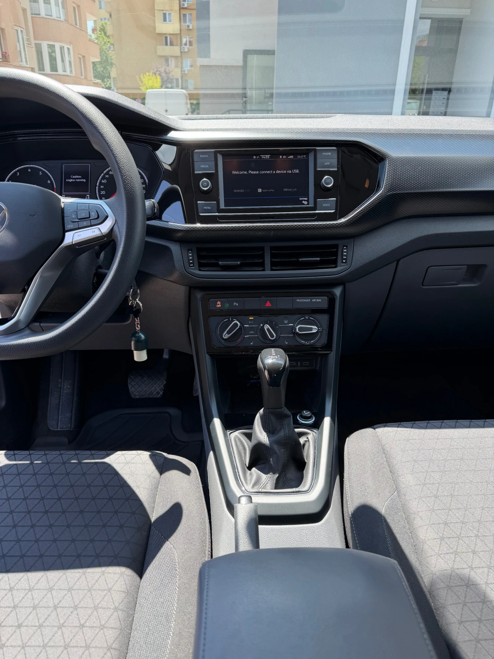 VW T-Cross, снимка 12 - Автомобили и джипове - 55310575