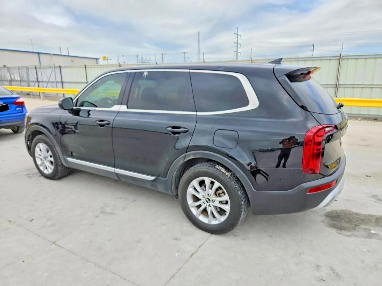 Kia Telluride 3.8l Lx, снимка 2 - Автомобили и джипове - 55371527