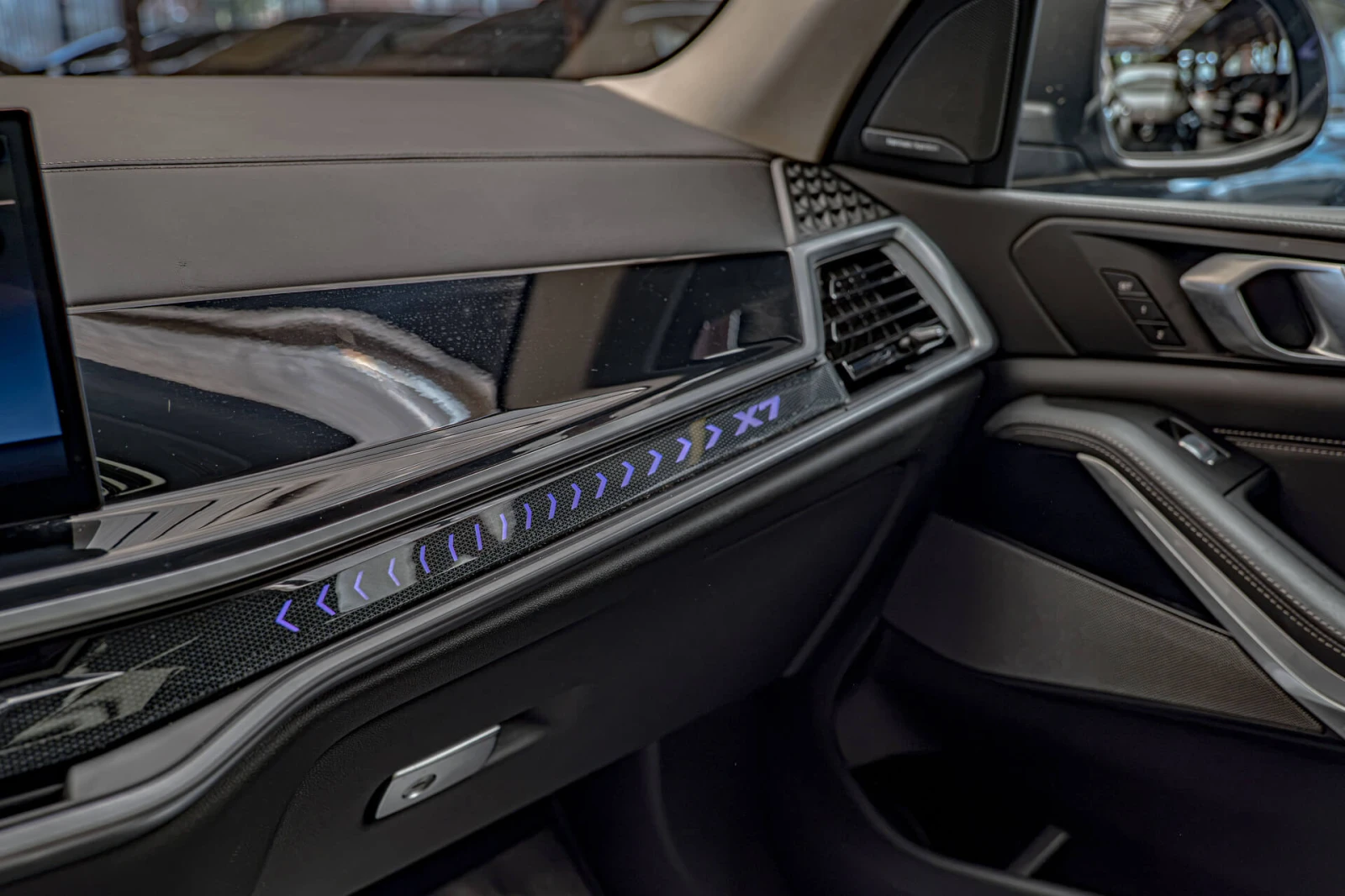 BMW X7 40d/Harman Kardon/HuD/Камера 360/6+ 1/Панорама/, снимка 13 - Автомобили и джипове - 55383328