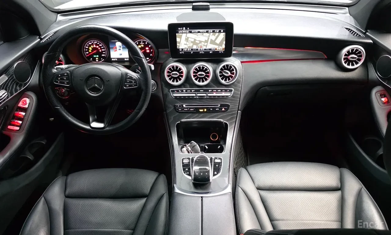Mercedes-Benz GLC 300 COUPE| 4MATIC| 360| ДИСТРОНИК* 2 КЛЮЧА, снимка 9 - Автомобили и джипове - 56018396