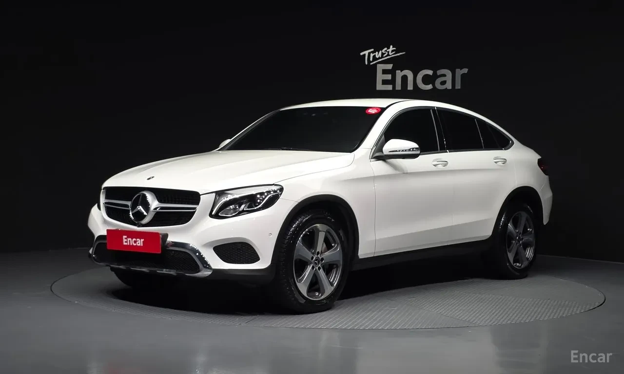 Mercedes-Benz GLC 300 COUPE| 4MATIC| 360| ДИСТРОНИК* 2 КЛЮЧА, снимка 2 - Автомобили и джипове - 56018396