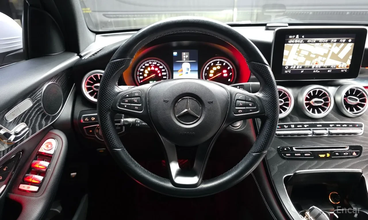 Mercedes-Benz GLC 300 COUPE| 4MATIC| 360| ДИСТРОНИК* 2 КЛЮЧА, снимка 15 - Автомобили и джипове - 56018396