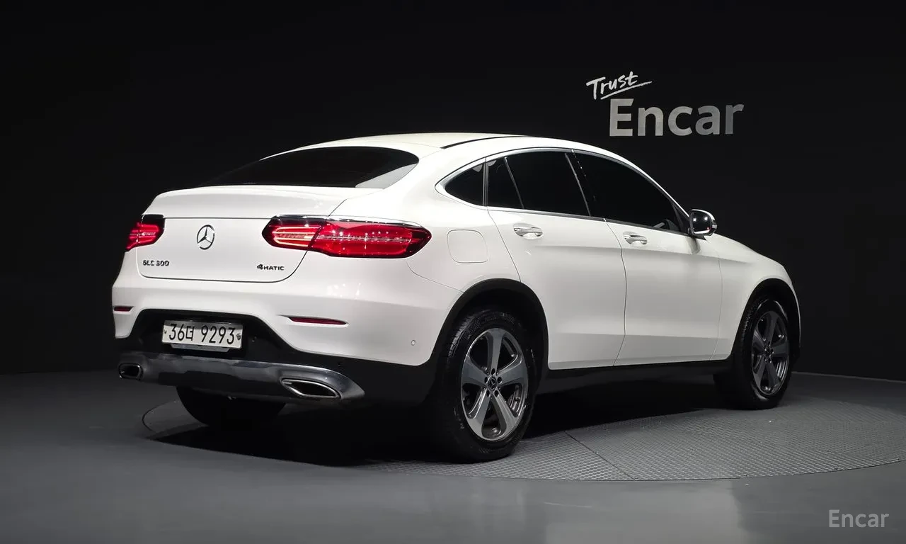 Mercedes-Benz GLC 300 COUPE| 4MATIC| 360| ДИСТРОНИК* 2 КЛЮЧА, снимка 3 - Автомобили и джипове - 56018396
