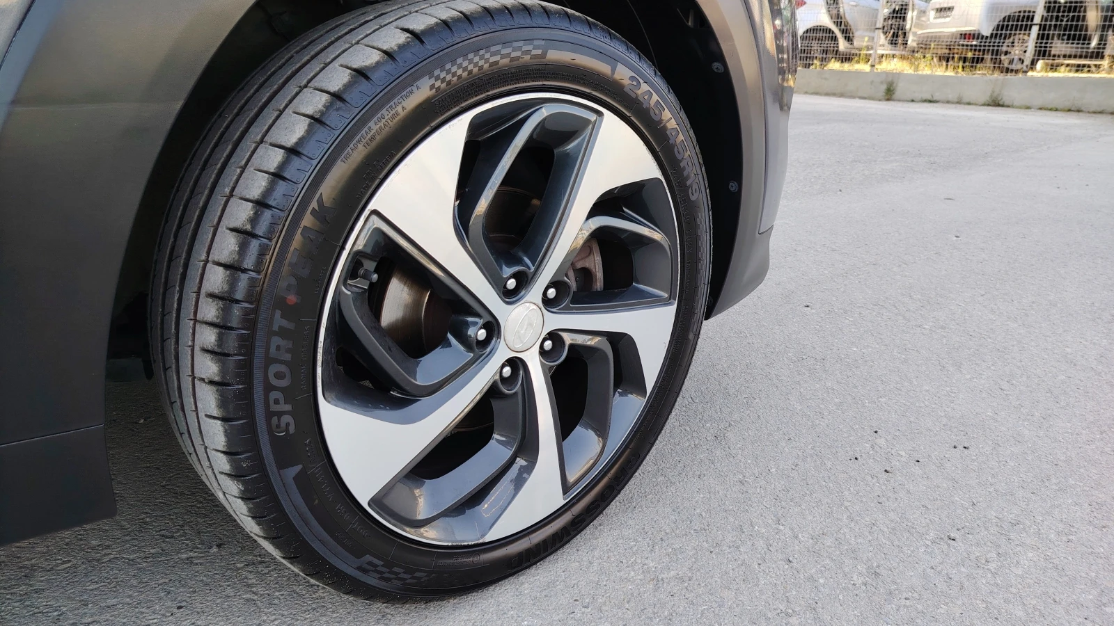 Hyundai Tucson 2.0 4Х4, снимка 15 - Автомобили и джипове - 56170574