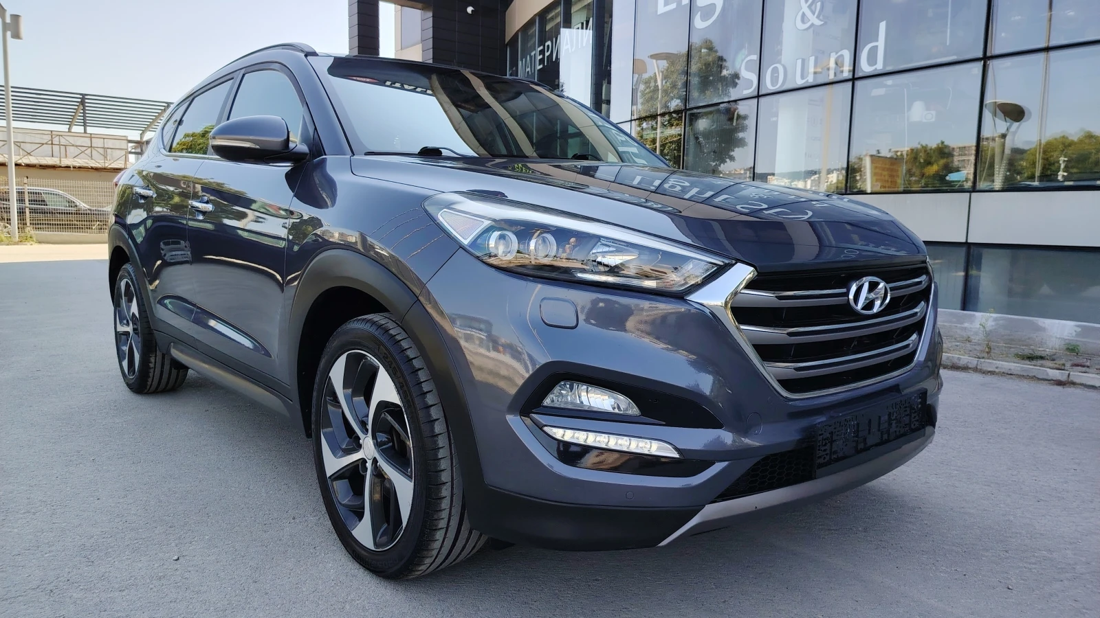 Hyundai Tucson 2.0 4Х4, снимка 7 - Автомобили и джипове - 56170574