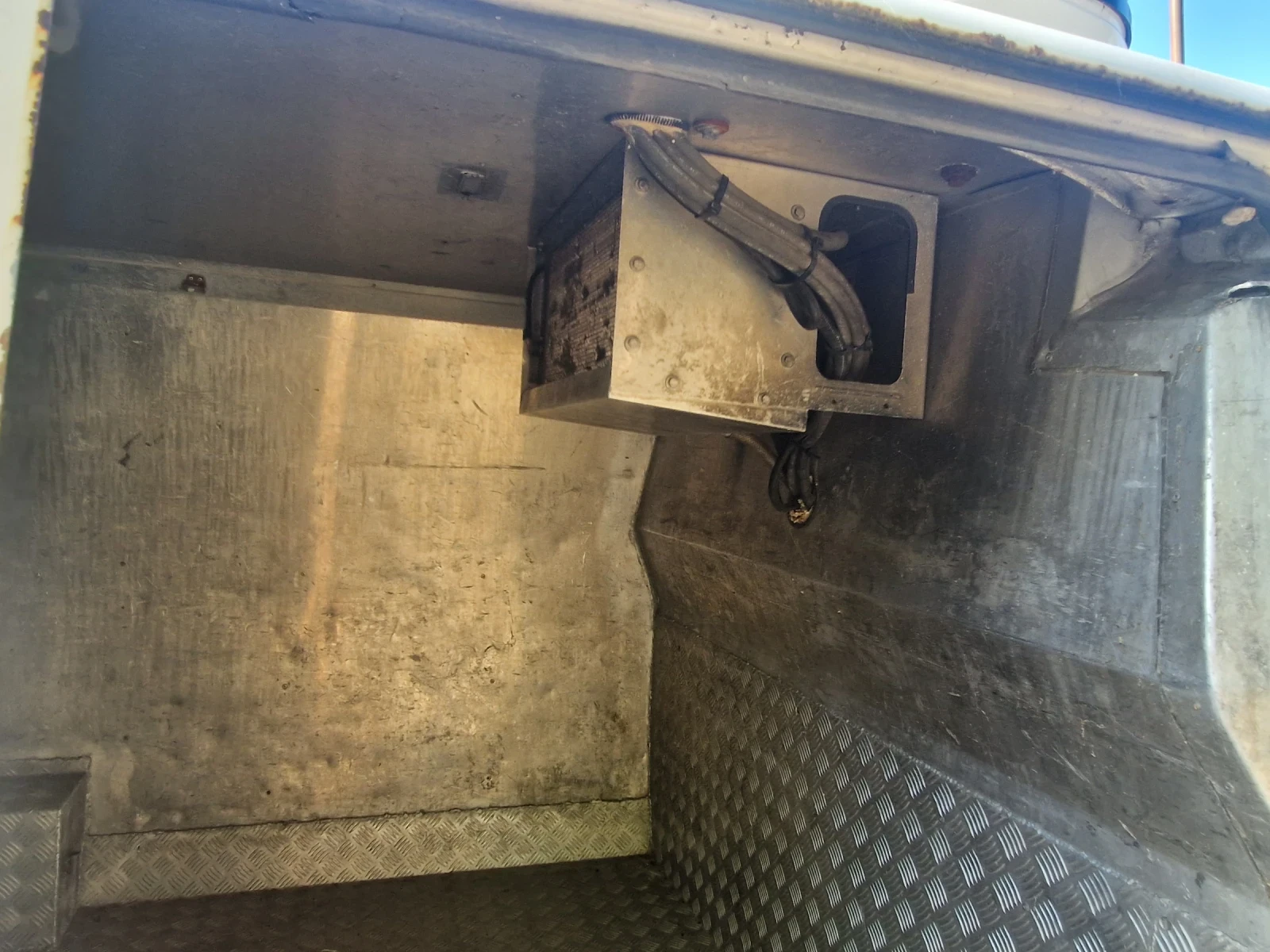 VW T4 Хладилен, снимка 3 - Бусове и автобуси - 55092328