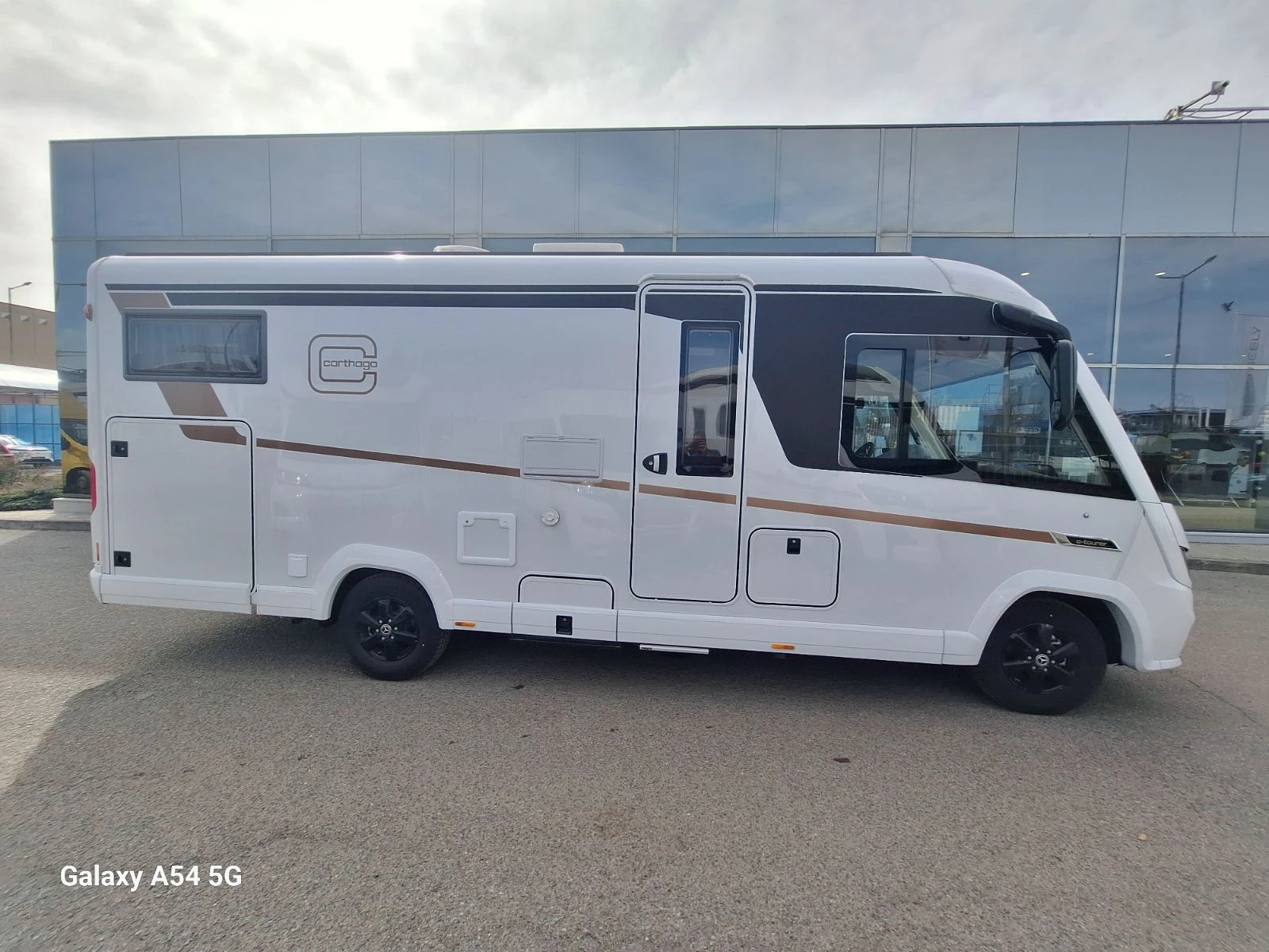 Кемпер Carthago c tourer 147 rb l , снимка 5 - Каравани и кемпери - 53632295
