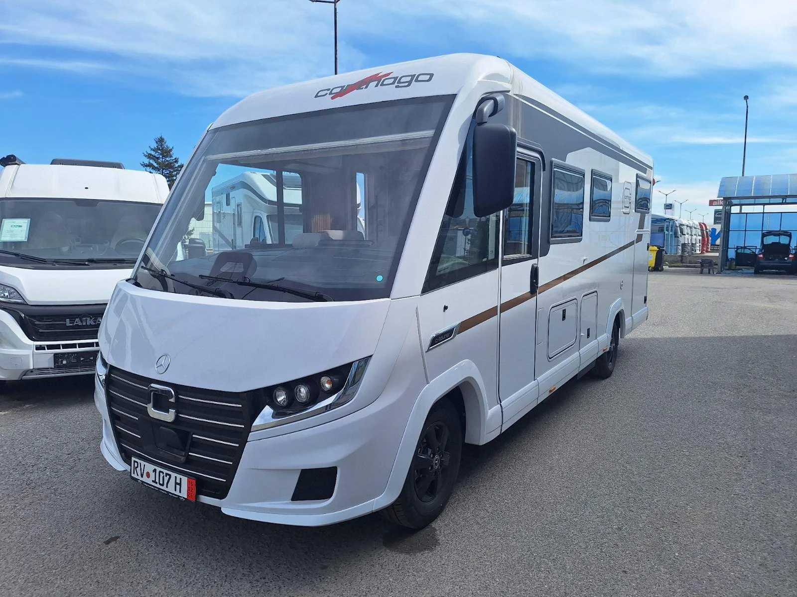 Кемпер Carthago c tourer 147 rb l , снимка 2 - Каравани и кемпери - 53632295