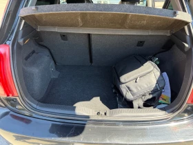 Toyota Auris, снимка 13