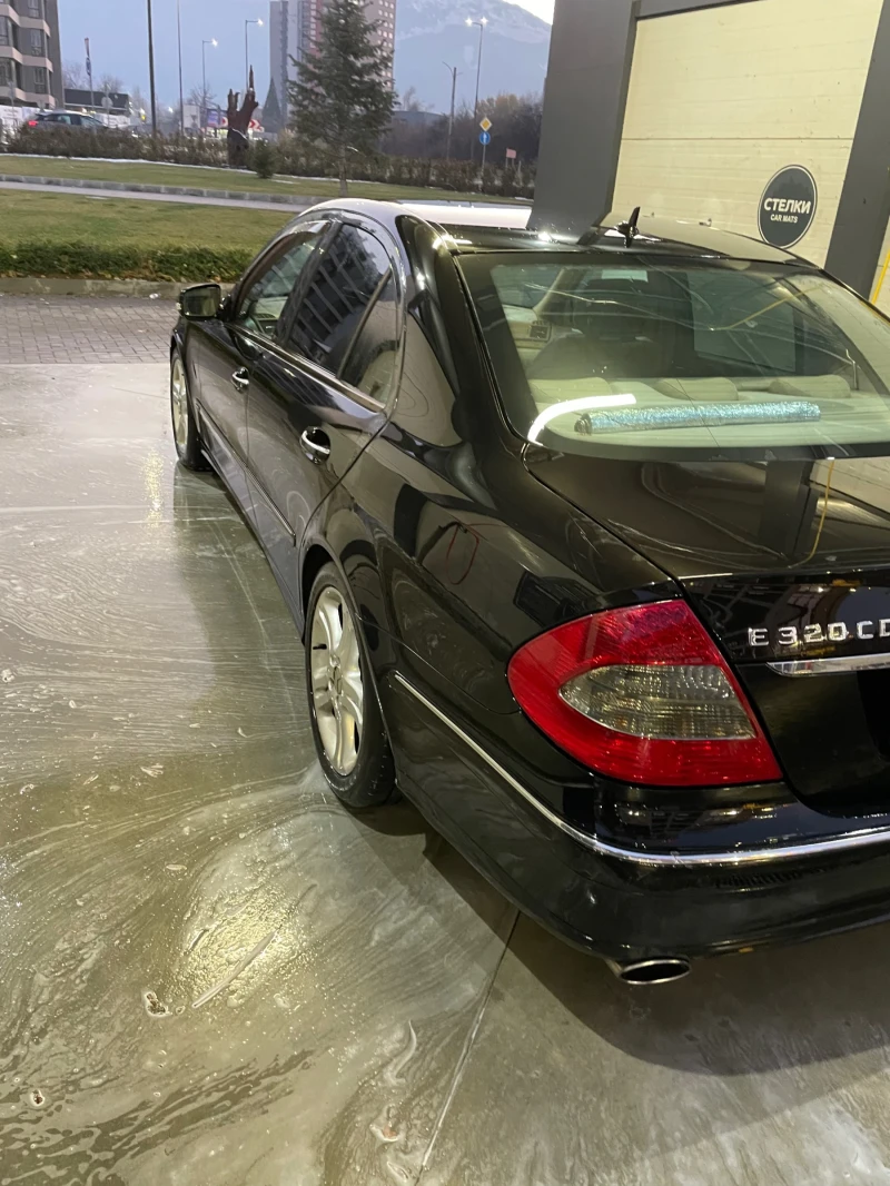 Mercedes-Benz E 320 Авангард, снимка 9 - Автомобили и джипове - 48091305