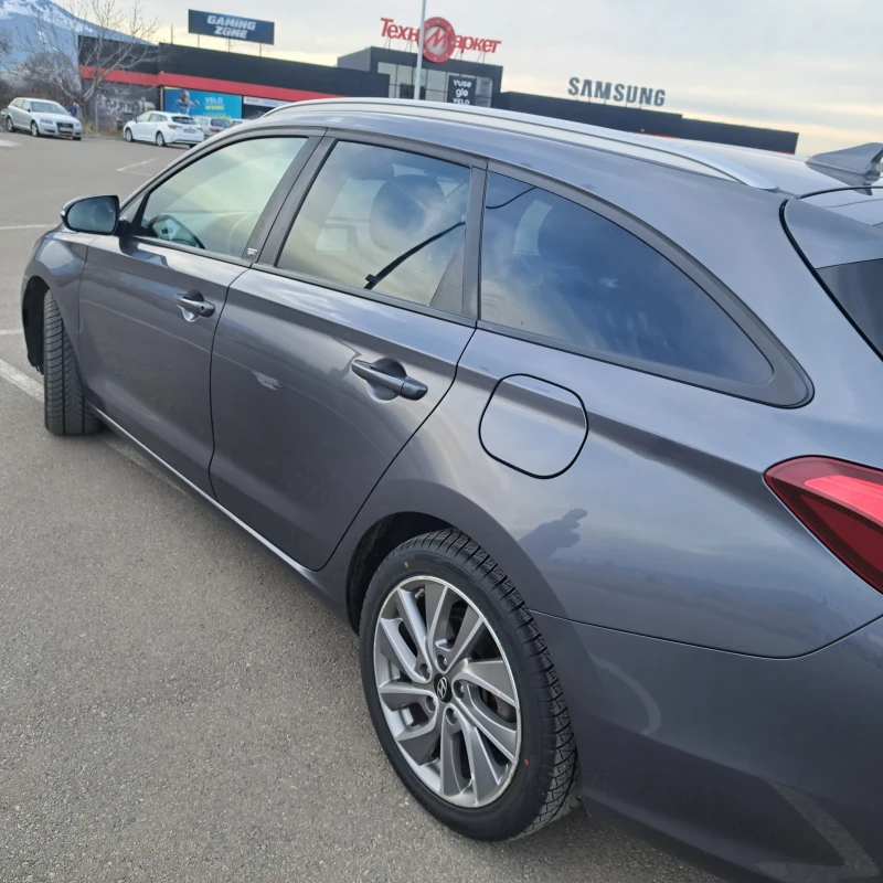 Hyundai I30 Комби, снимка 4 - Автомобили и джипове - 48840675