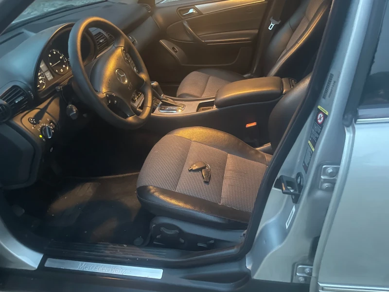 Mercedes-Benz C 220 2.2CDI FACELIFT AVANGARD, снимка 9 - Автомобили и джипове - 51827184