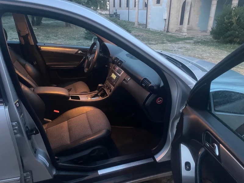 Mercedes-Benz C 220 2.2CDI FACELIFT AVANGARD, снимка 11 - Автомобили и джипове - 51827184