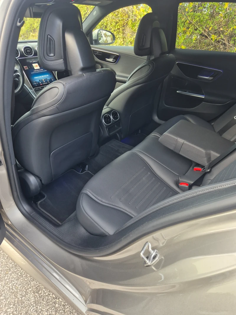 Mercedes-Benz C 220 C300D/AMG/22г, снимка 8 - Автомобили и джипове - 52252212