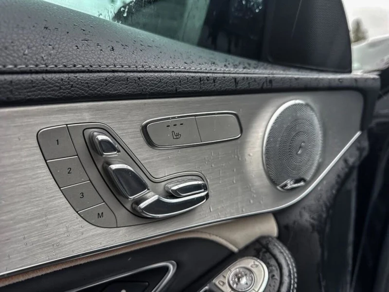 Mercedes-Benz C 300 AMG * CARFAX * HUD * АвтоКредит* (ЦЕНА ДО БГ), снимка 13 - Автомобили и джипове - 53244497