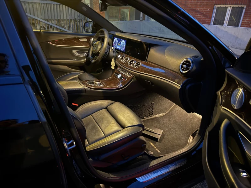 Mercedes-Benz E 220 AMG/194HP/4MATIC/WIDESCREEN/DISTR/CAM/129h, снимка 9 - Автомобили и джипове - 53456393