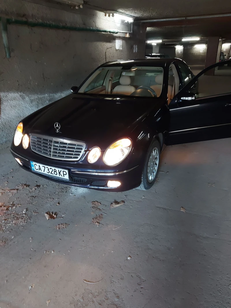 Mercedes-Benz E 220, снимка 13 - Автомобили и джипове - 53475599