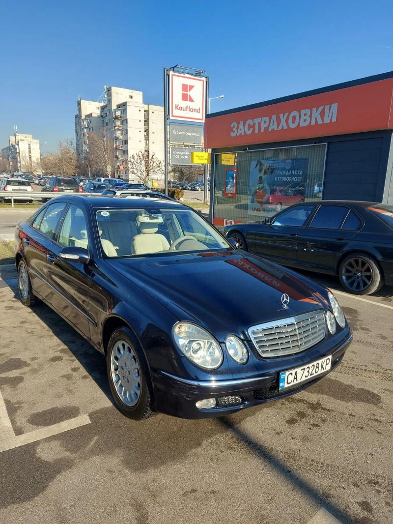 Mercedes-Benz E 220, снимка 3 - Автомобили и джипове - 53475599