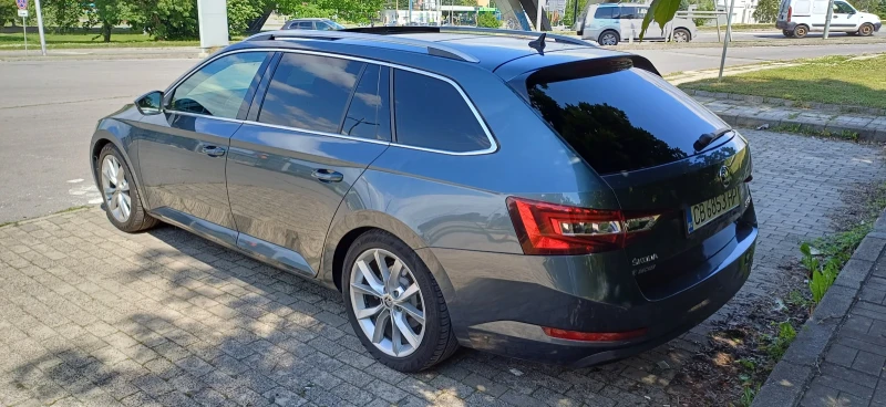 Skoda Superb 2.0 TDI, снимка 8 - Автомобили и джипове - 53489197