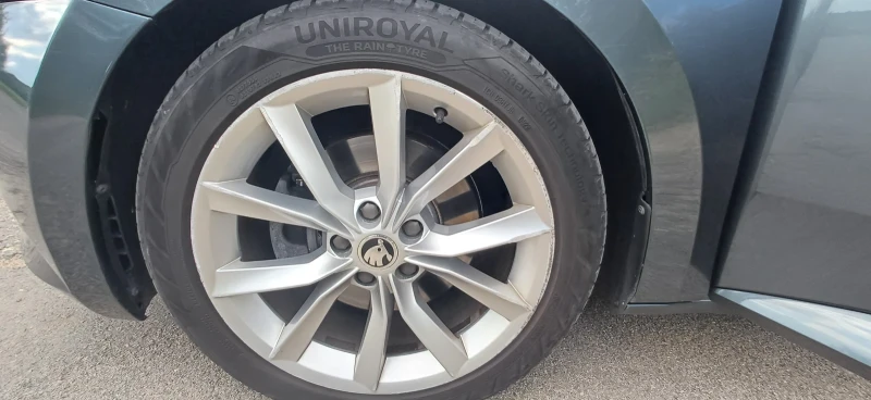 Skoda Superb 2.0 TDI, снимка 17 - Автомобили и джипове - 53489197