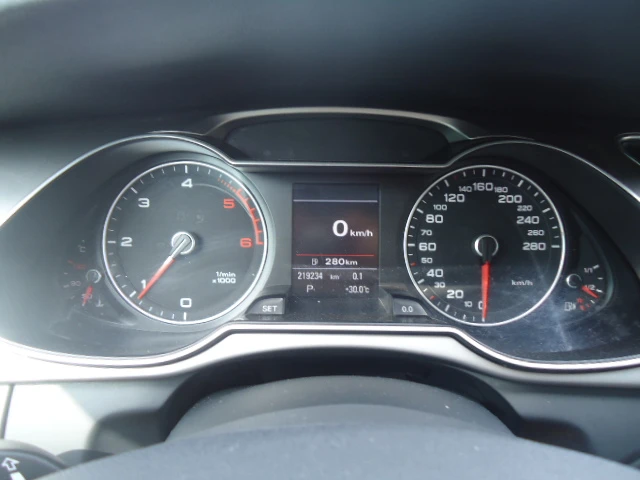 Audi A4 2.0 TDI AUTOMAT NAVI - изображение 10