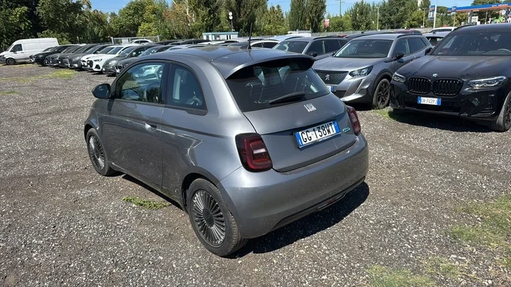 Fiat 500e 42kWh KeylessGo Klima , снимка 4 - Автомобили и джипове - 56323874