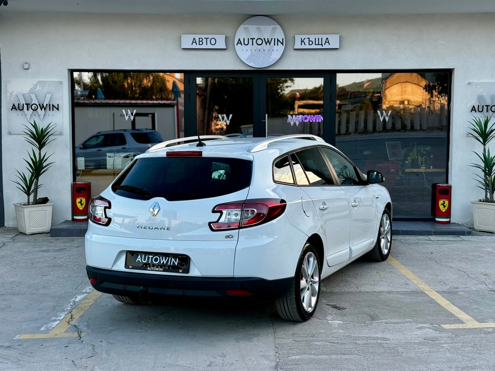 Renault Megane 1.5 dCi SportTourer AUTOMATIC - изображение 6