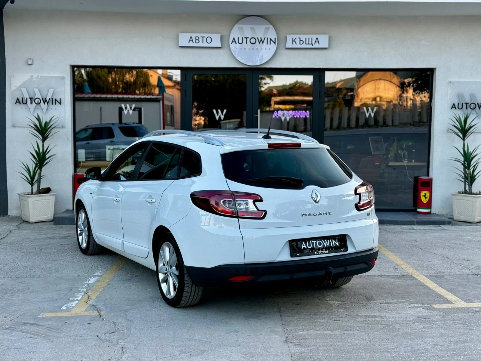 Renault Megane 1.5 dCi SportTourer AUTOMATIC - изображение 4