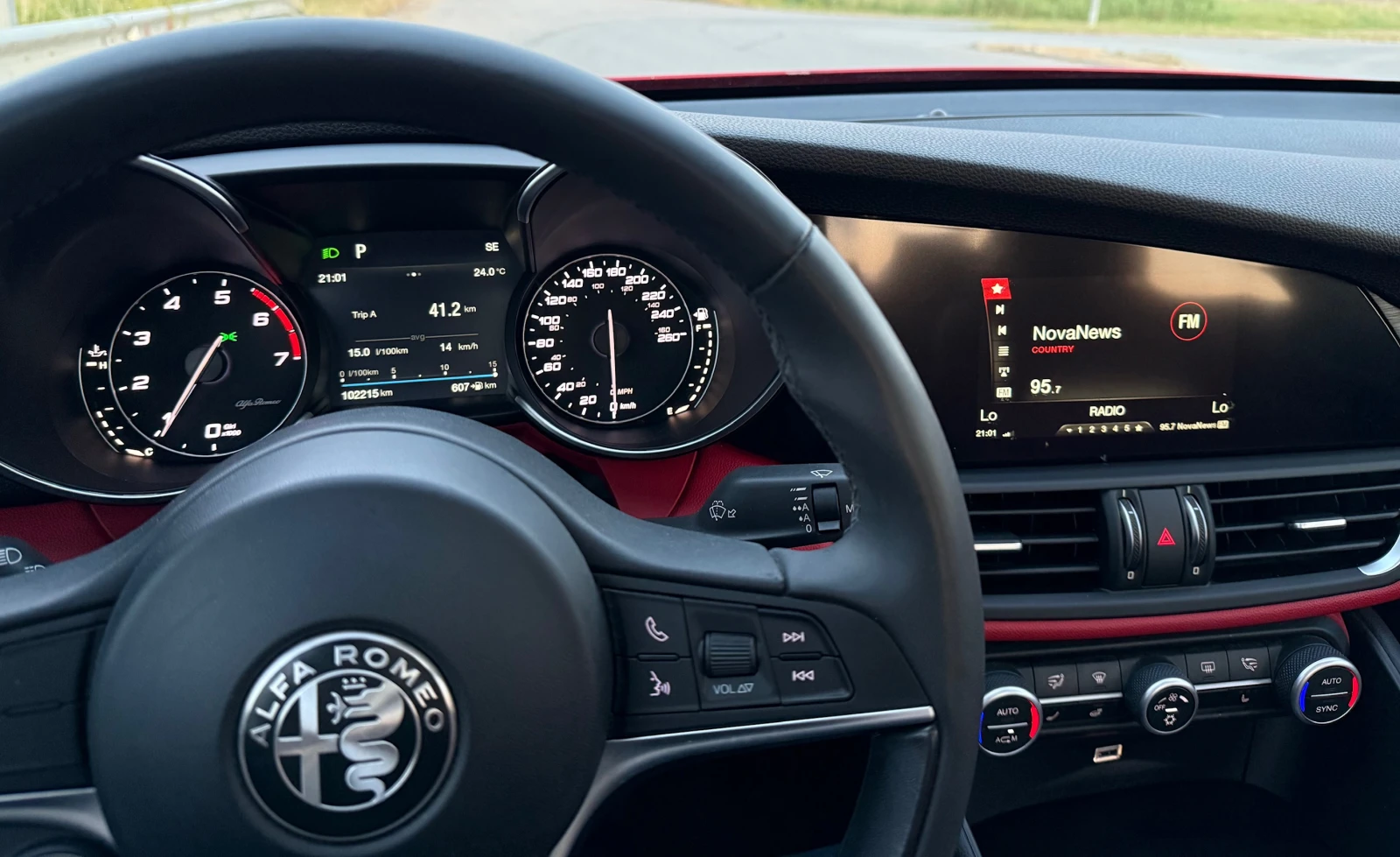 Alfa Romeo Giulia 2.0T 280hp Q4 - изображение 9