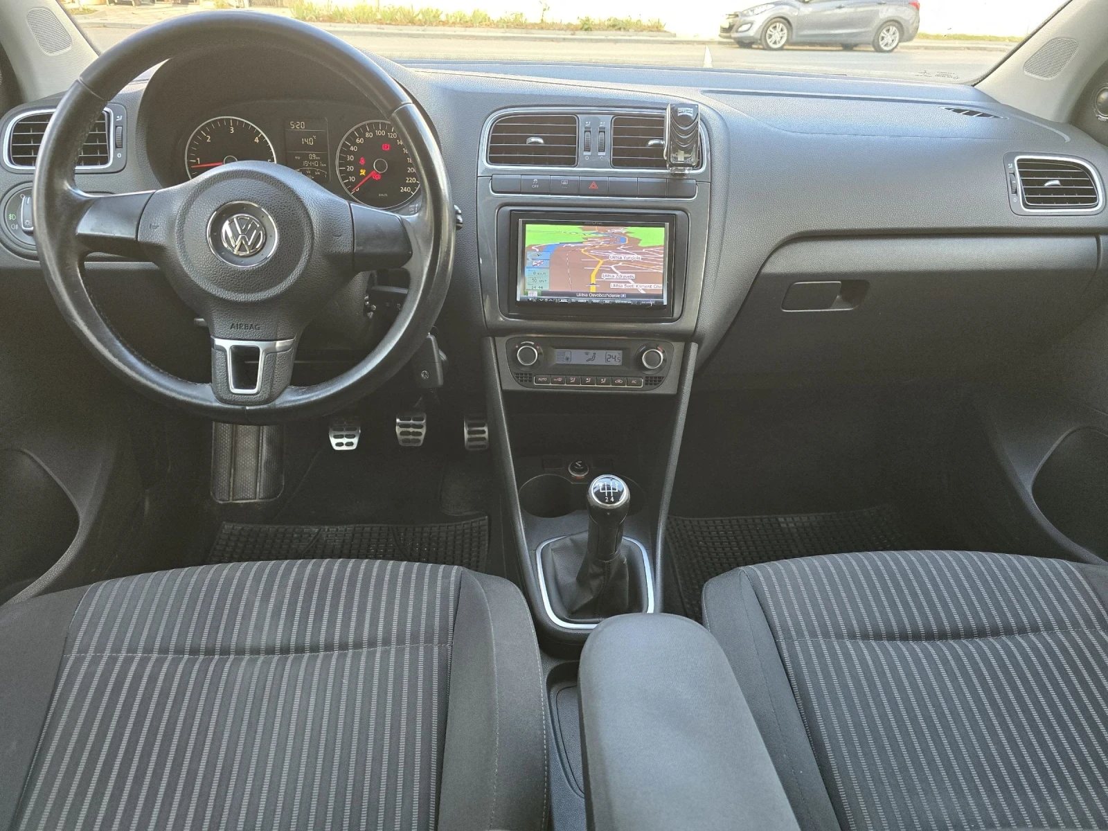 VW Polo 1.6TDI 90к.с  климатроник  - изображение 8