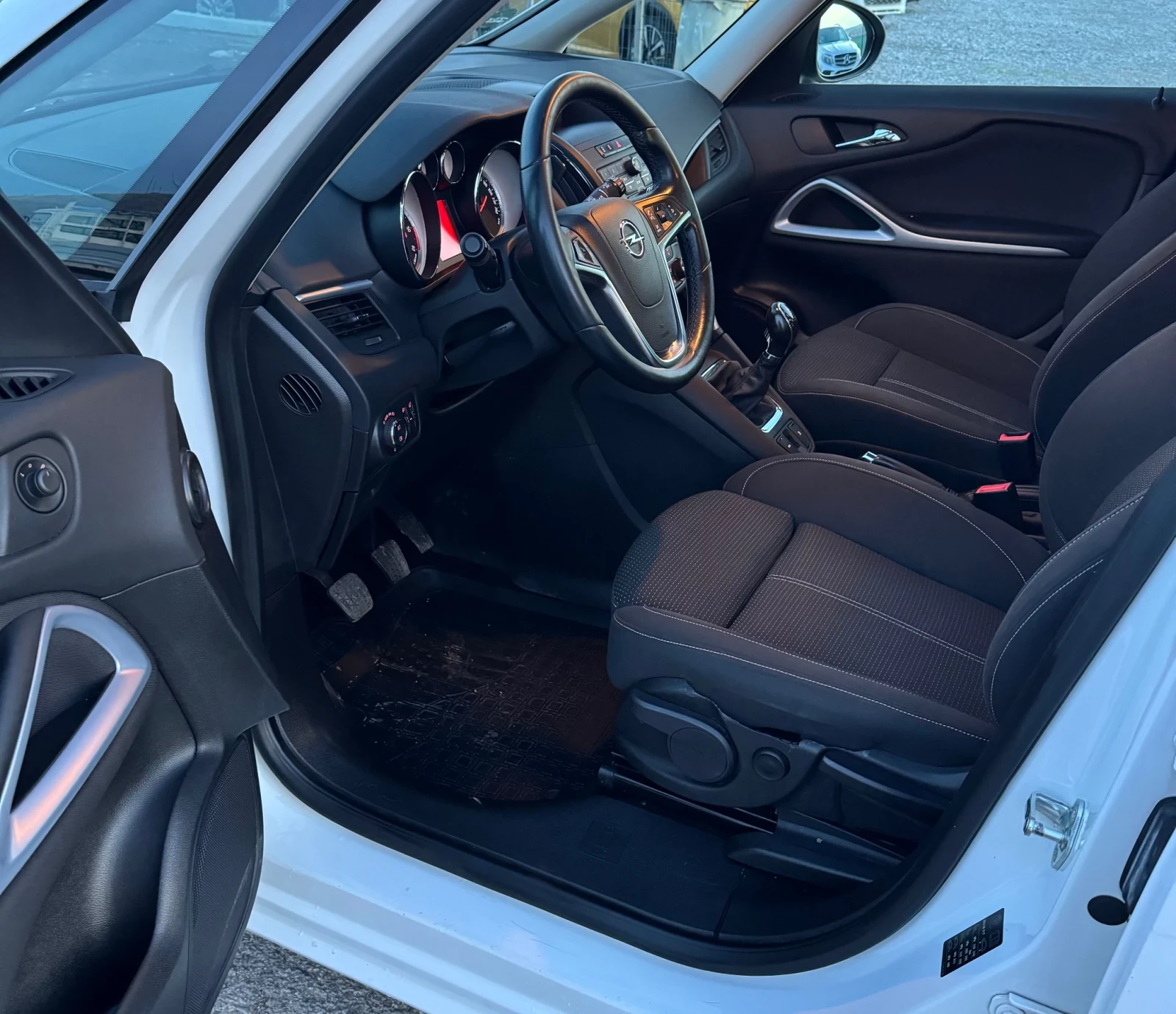 Opel Zafira 1.6CDTI - изображение 9