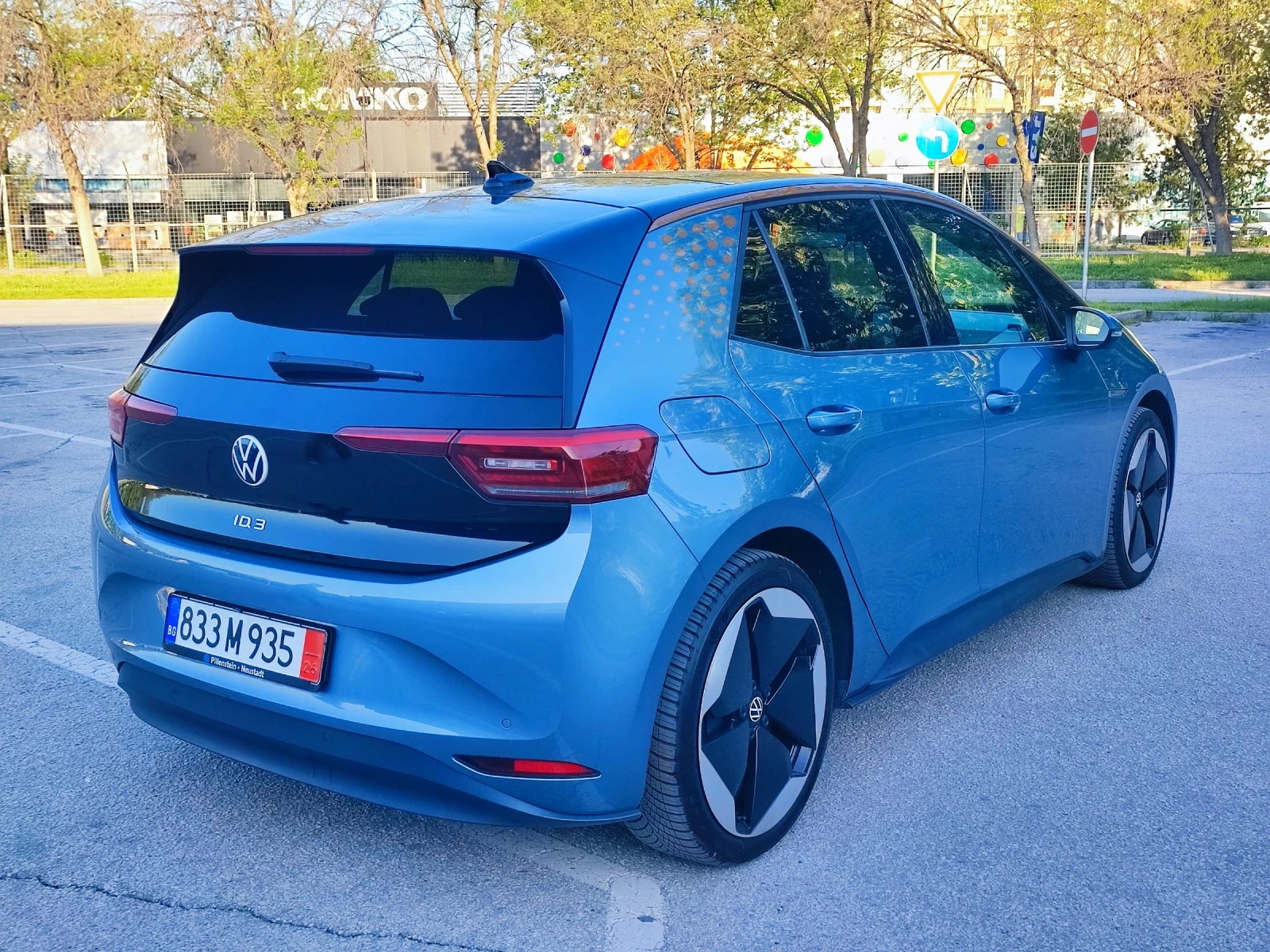 VW ID.3 PRO MAX SPORT/IQ LIGHT/MASSAGE/PANO/HEAD UP/FULL, снимка 2 - Автомобили и джипове - 53966898