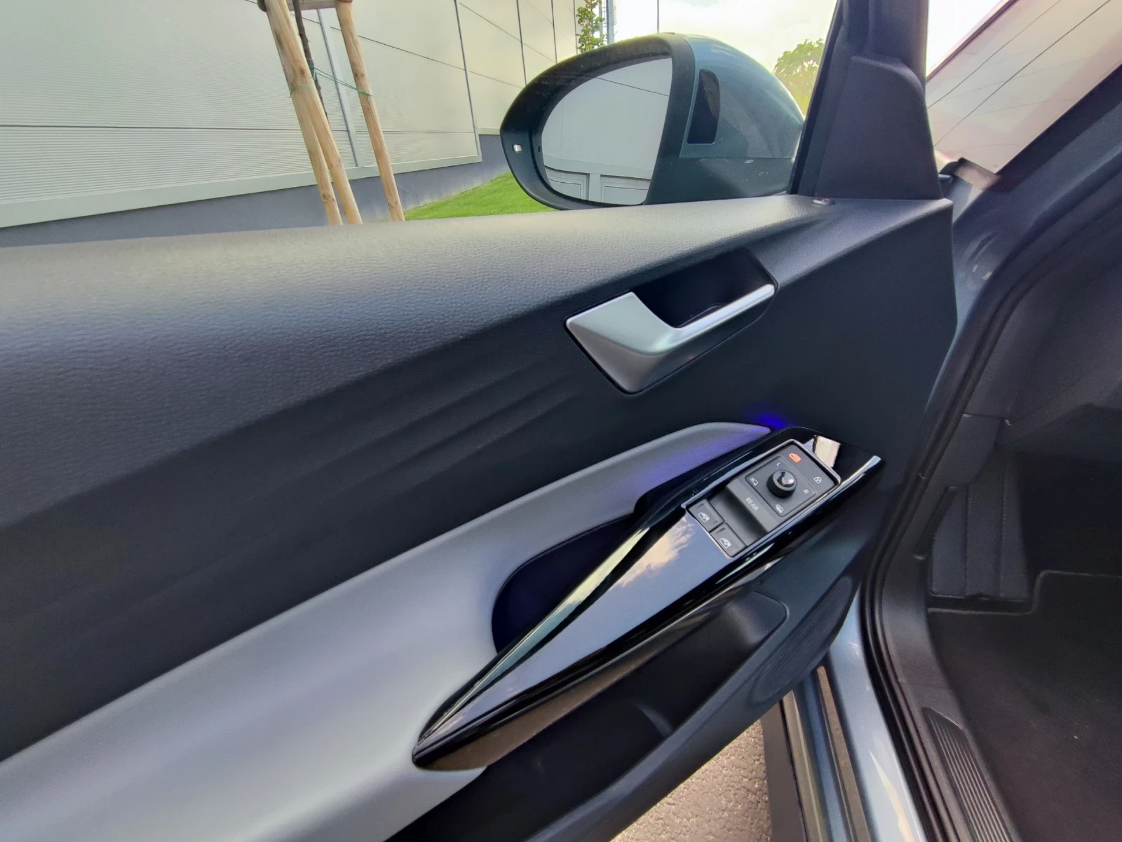 VW ID.3 PRO MAX SPORT/IQ LIGHT/MASSAGE/PANO/HEAD UP/FULL, снимка 9 - Автомобили и джипове - 53966898