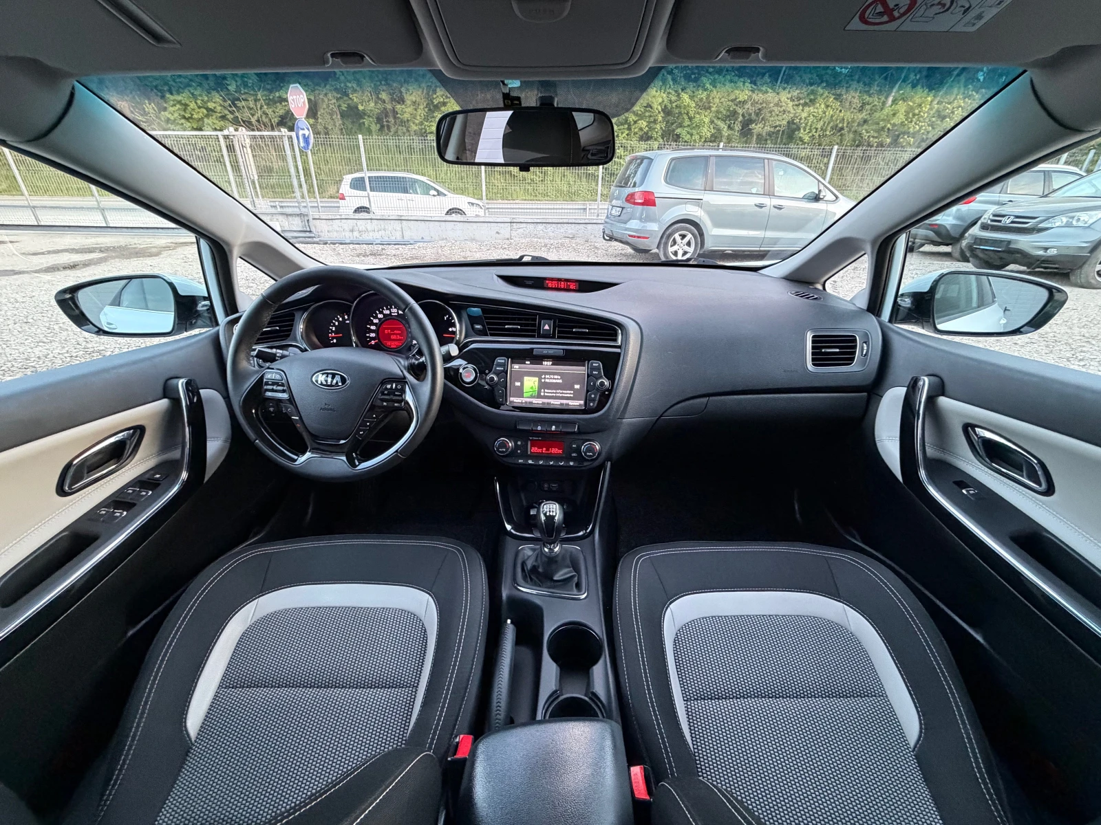 Kia Ceed 1.6CRDI* FACE* FULL* EVRO6 | Mobile.bg � ����������� 10