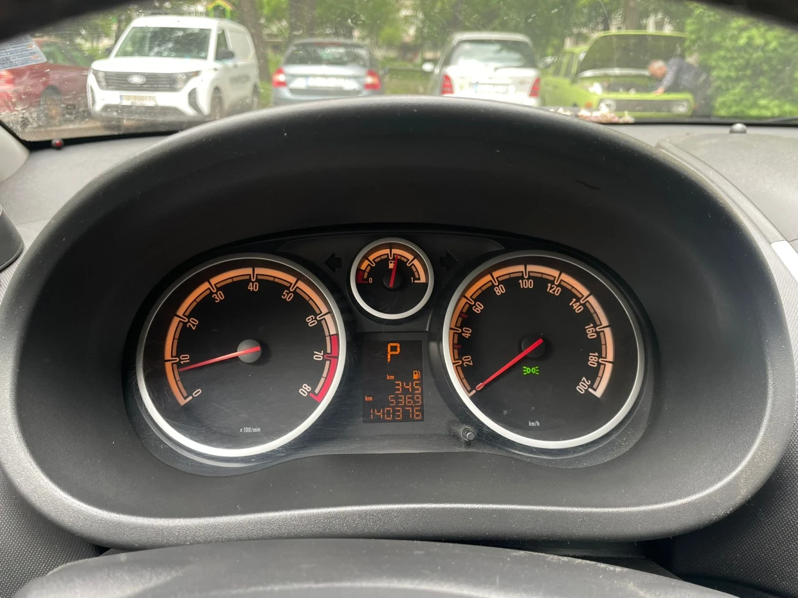 Opel Corsa 1.2 Бензин Автоматик, снимка 8 - Автомобили и джипове - 54646485