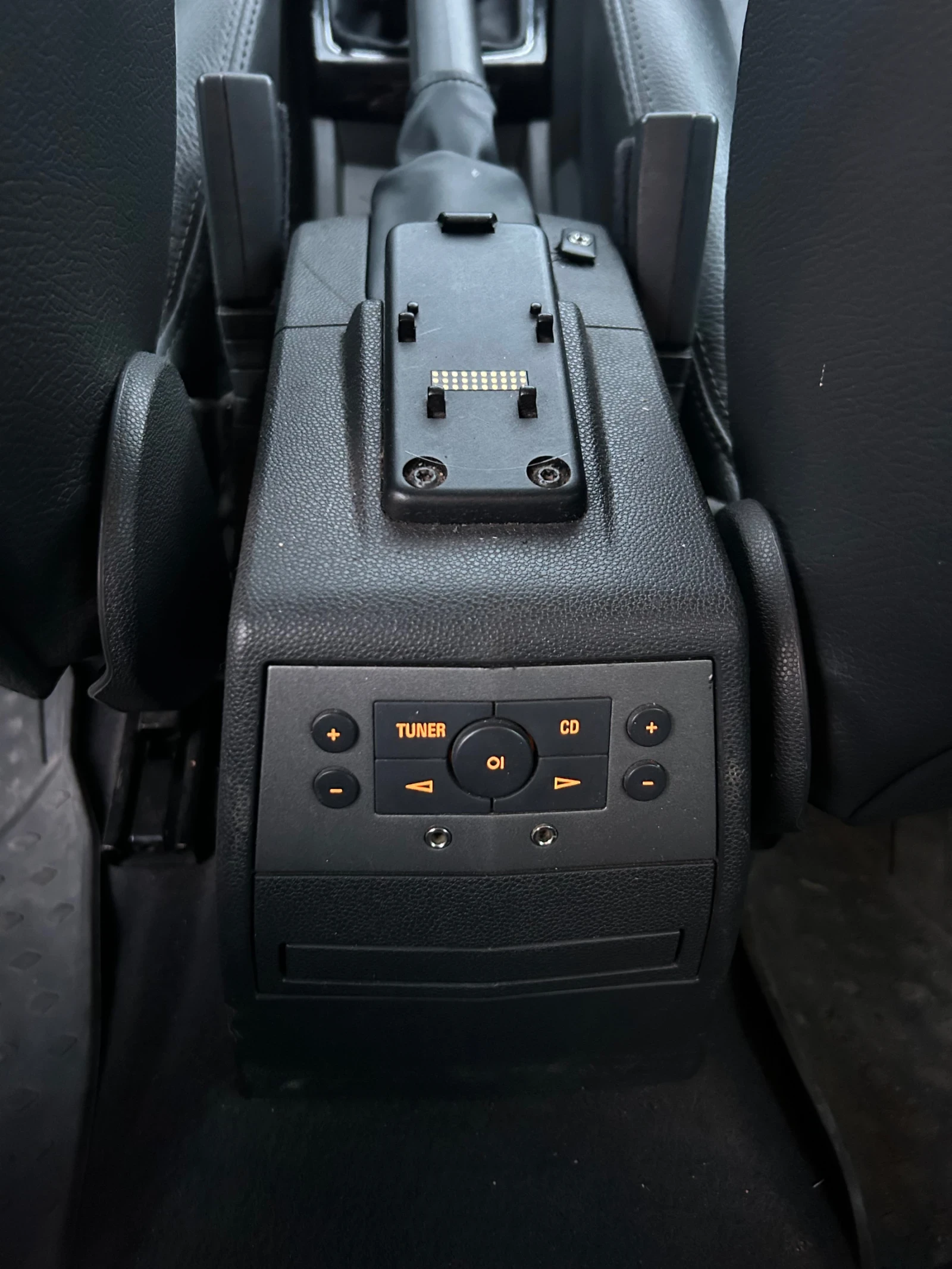 Opel Astra 2.0 турбо, снимка 8 - Автомобили и джипове - 54646591