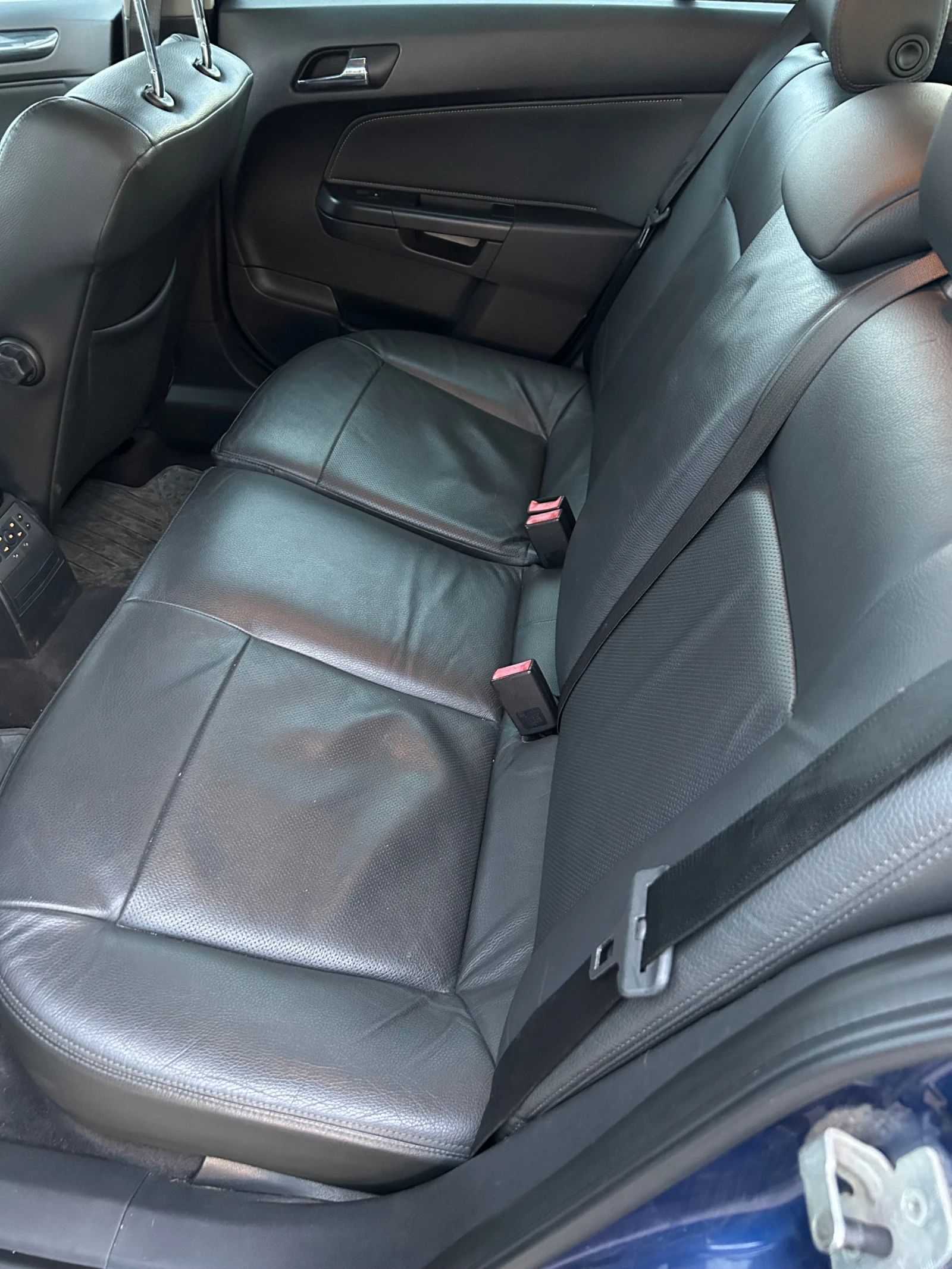 Opel Astra 2.0 турбо, снимка 9 - Автомобили и джипове - 54646591