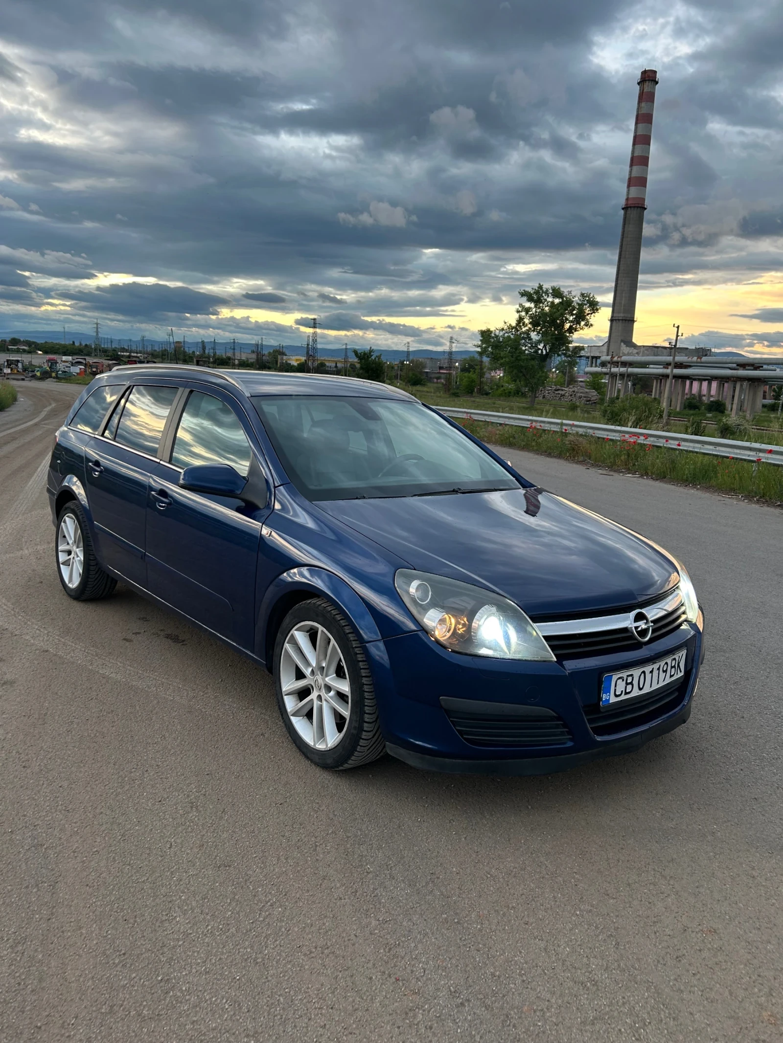 Opel Astra 2.0 турбо, снимка 4 - Автомобили и джипове - 54646591