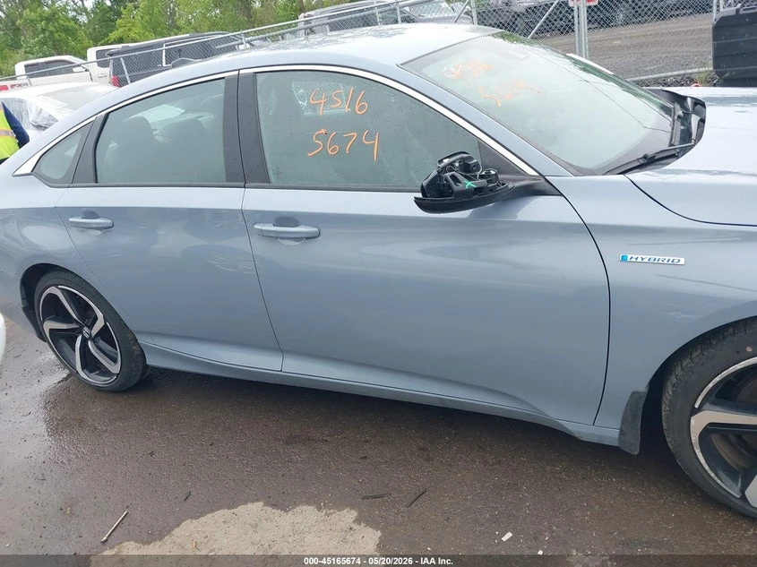 Honda Accord 2.0l Hybrid Sport, снимка 13 - Автомобили и джипове - 54711445