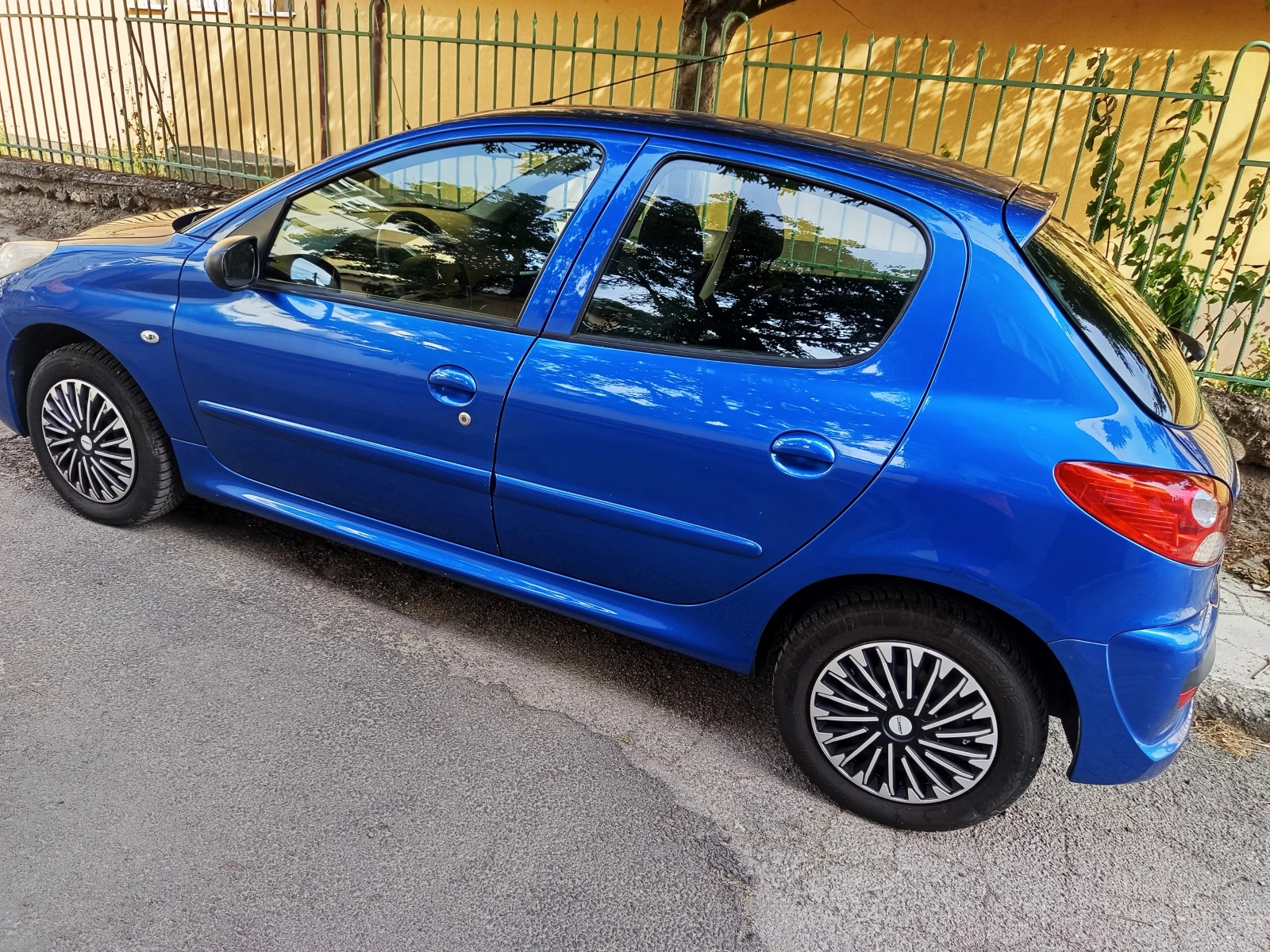 Peugeot 206 Peugeot 206 Plus.1.1, снимка 11 - Автомобили и джипове - 54984545