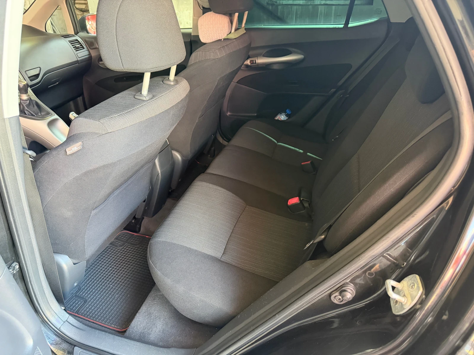 Toyota Auris, снимка 7 - Автомобили и джипове - 55140385